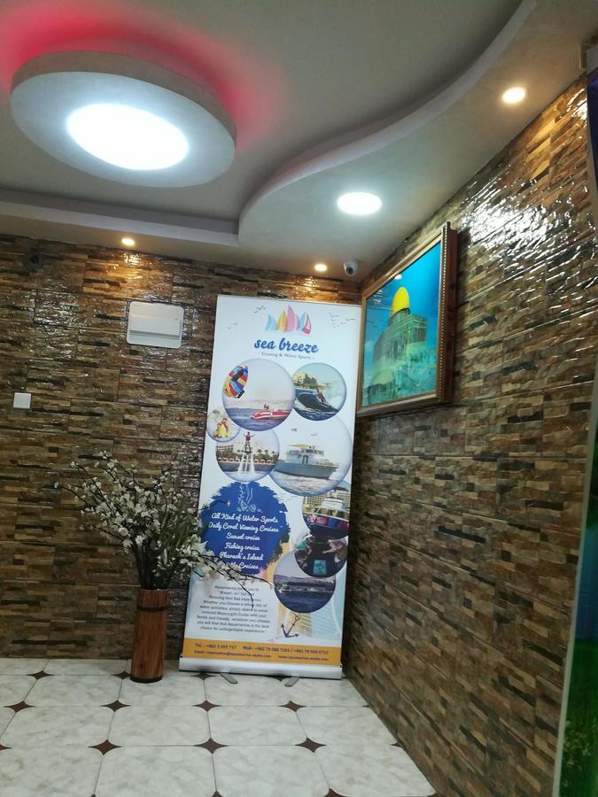Amer 1 Hotel Aqaba Bagian luar foto
